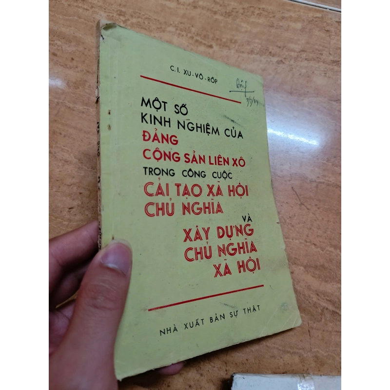 Một số kinh nghiệm của Đảng cộng sản LIên Xô trong công cuộc cải tạo XHCN và xây dựng CNXH 475708