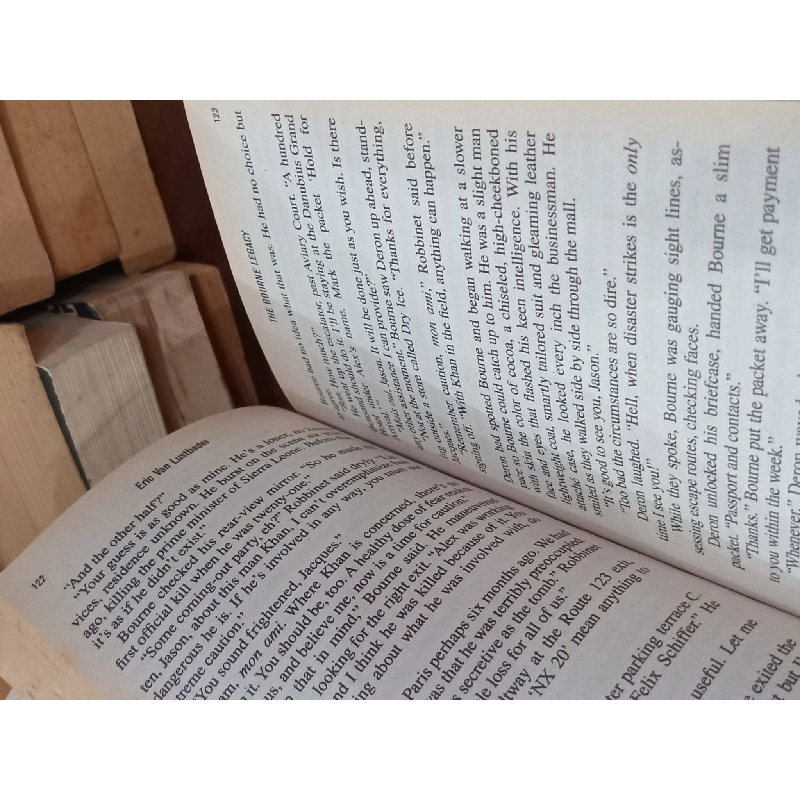 Robert Ludlum's The Bourne Legacy - Eric Van Lustbader 507297