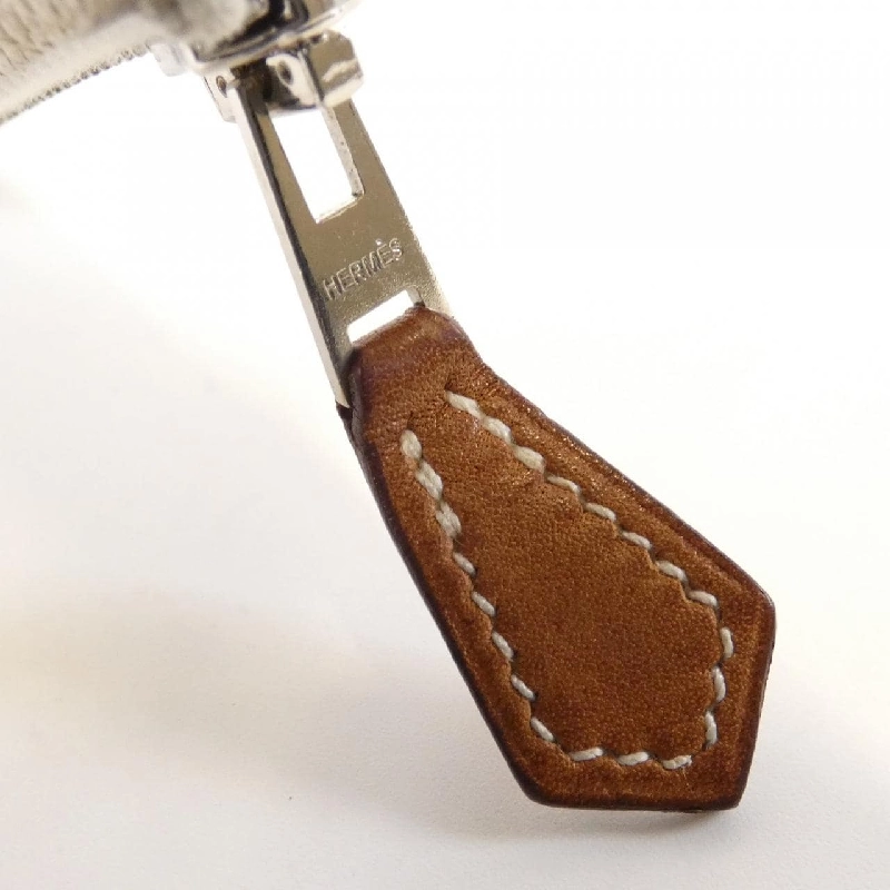 Ví Hermes CARRE EN BOUCLES lụa trong cổ điển 071003CK 620513