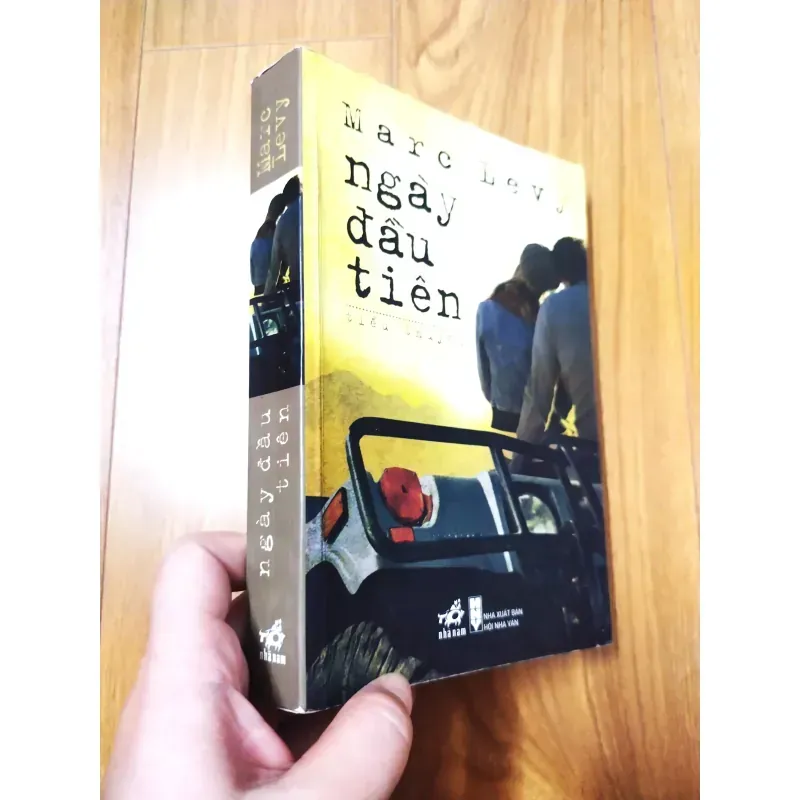 Sách: Ngày đầu tiên - TG: Marc Levy 931748