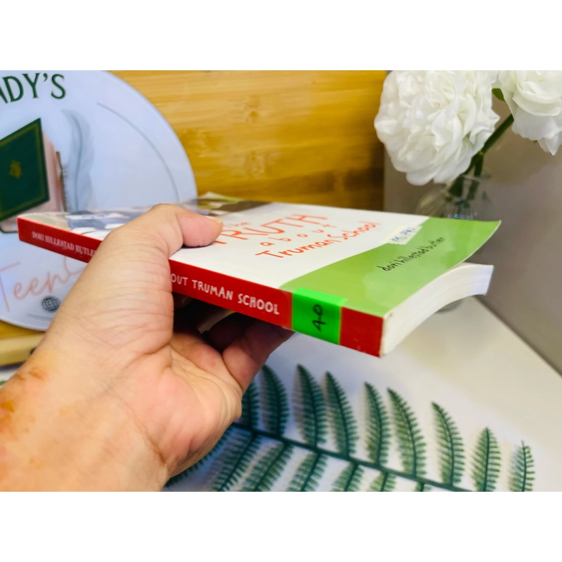 [Sách tiếng Anh 2hand] Like new 90% - THE TRUTH ABOUT TRUMAN SCHOOL 489436