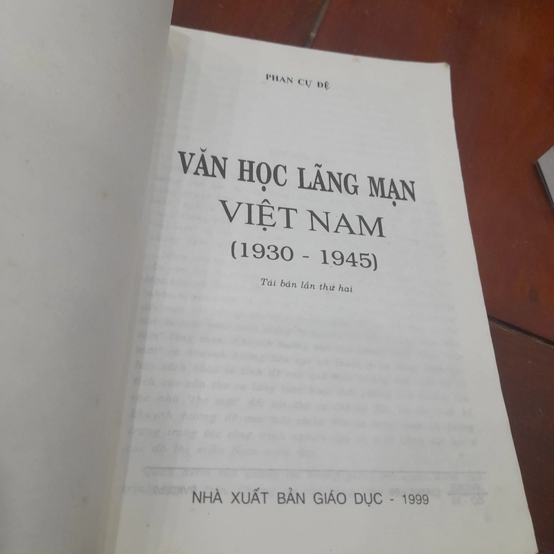 Phan Cự Đệ - VĂN HỌC LÃNG MẠN VIỆT NAM (1930-1945) 464472