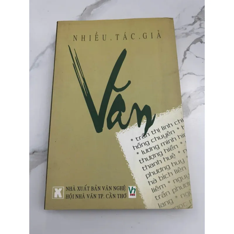 Văn – Tác giả: Nhiều tác giả 601082