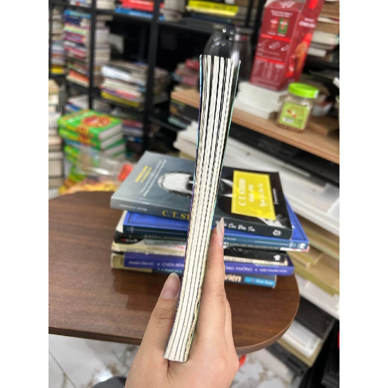 Những Đôi Mắt Lạnh - Phan Hồn Nhiên 973584