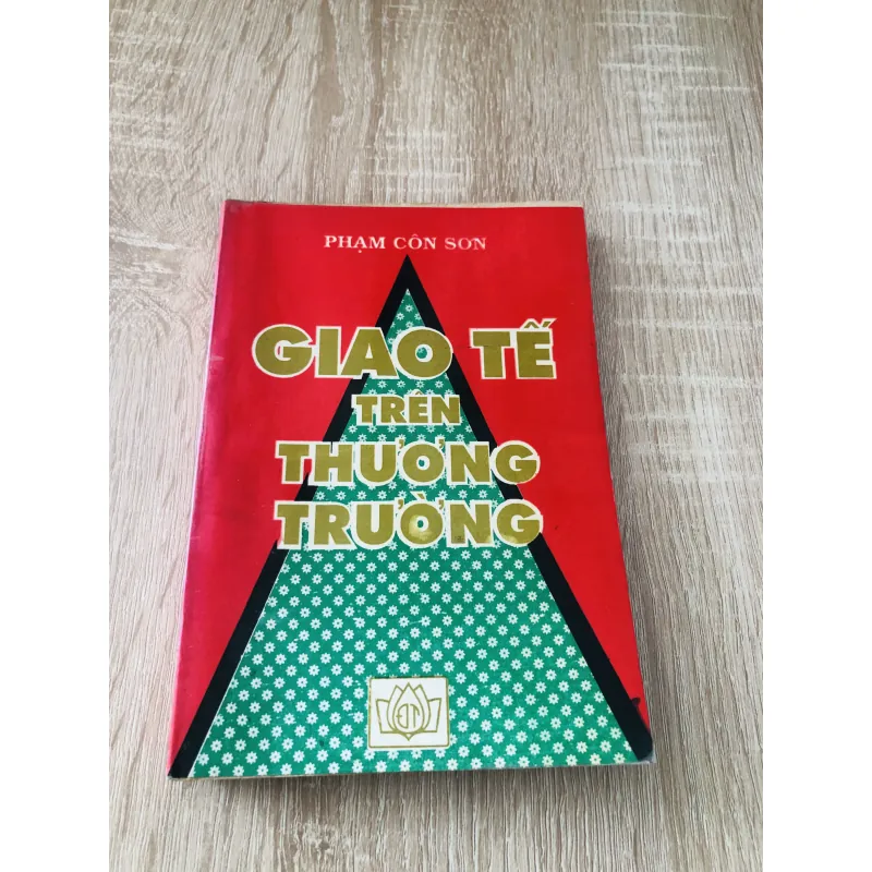 GIAO TẾ TRÊN THƯƠNG TRƯỜNG 1020424