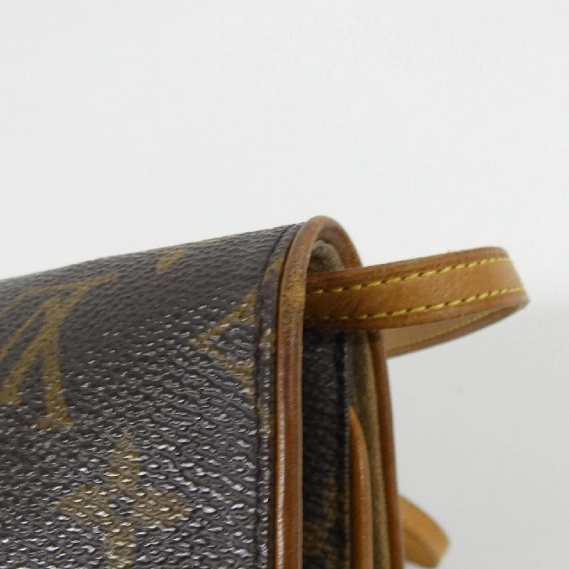 Túi đeo vai Louis Vuitton Monogram Pochette Twin GM M51852 610420