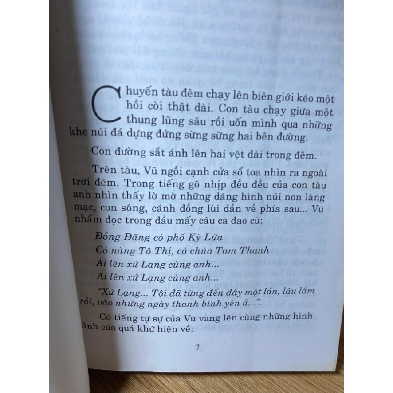 Bao giờ cho đến tháng mười (Tuyển tập kịch bản điện ảnh)- Đặng Nhật Minh -Phương Nam phát hành,NXB Thuận Hoá 2002 -Bìa mềm,khổ 13x19cm 463 trang- Sách lưu kho chưa qua sử dụng 469950