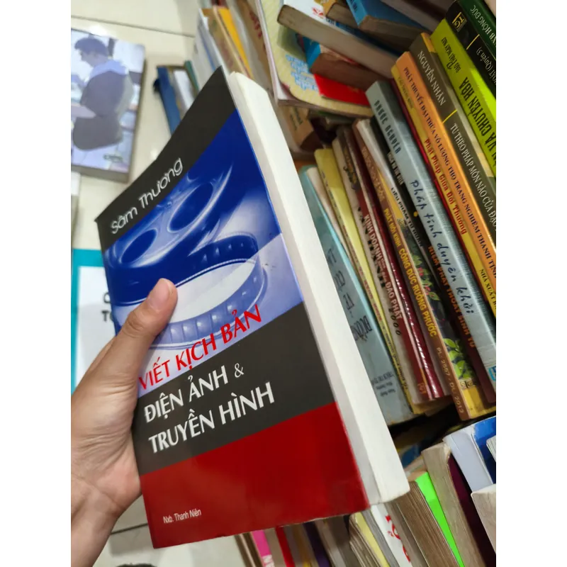 Viết kịch bản điện ảnh và truyền hình 🌱 558954