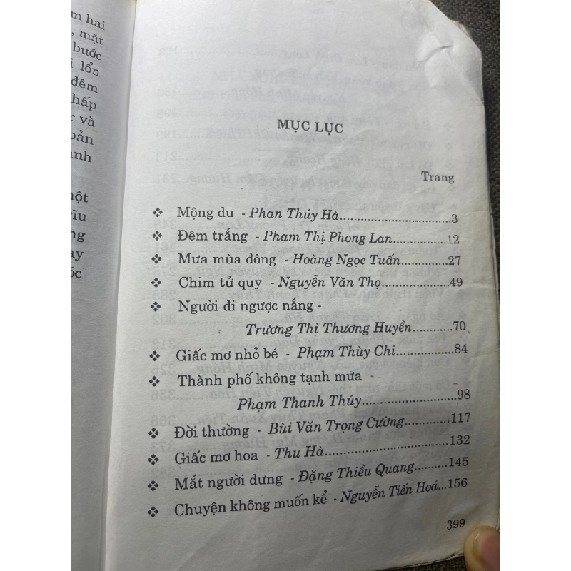 Truyện ngắn lãng mạn 2010 nhiều tác giả mới 60% nhăn bìa HPB0805 văn học Việt Nam 914334