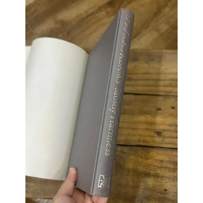 Mostly Harmless - Douglas Adams 729038