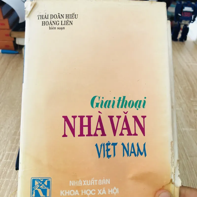 GIAI THOẠI NHÀ VĂN VIỆT NAM 929326