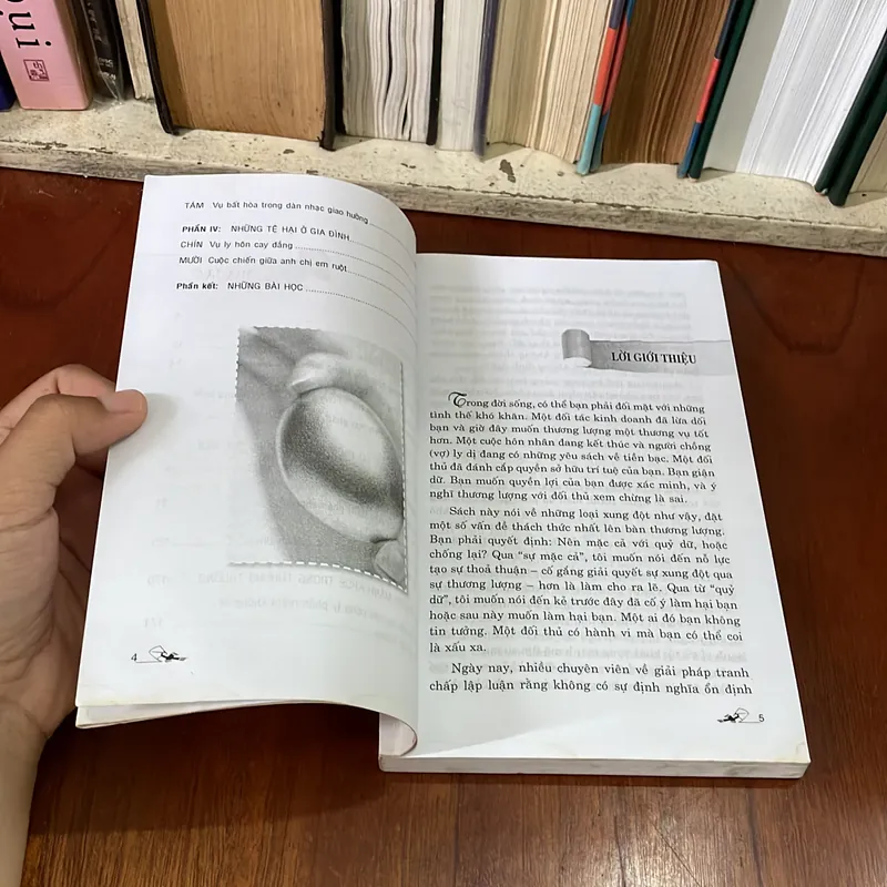 II Sách Kỹ Năng: Thương Lượng Với Quỷ Dữ - ROBERT MNOOKIN - 2012 565021