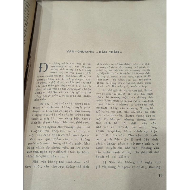 Nhà văn người là ai với ai - Nguyễ Văn Trung 545621