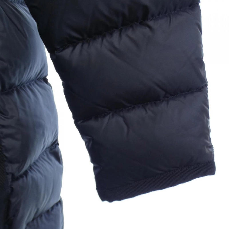 Áo khoác lông vũ MONCLER 638147