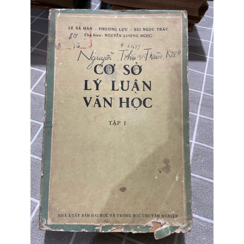 Cơ sở lý luận văn học - phê bình văn học  552796
