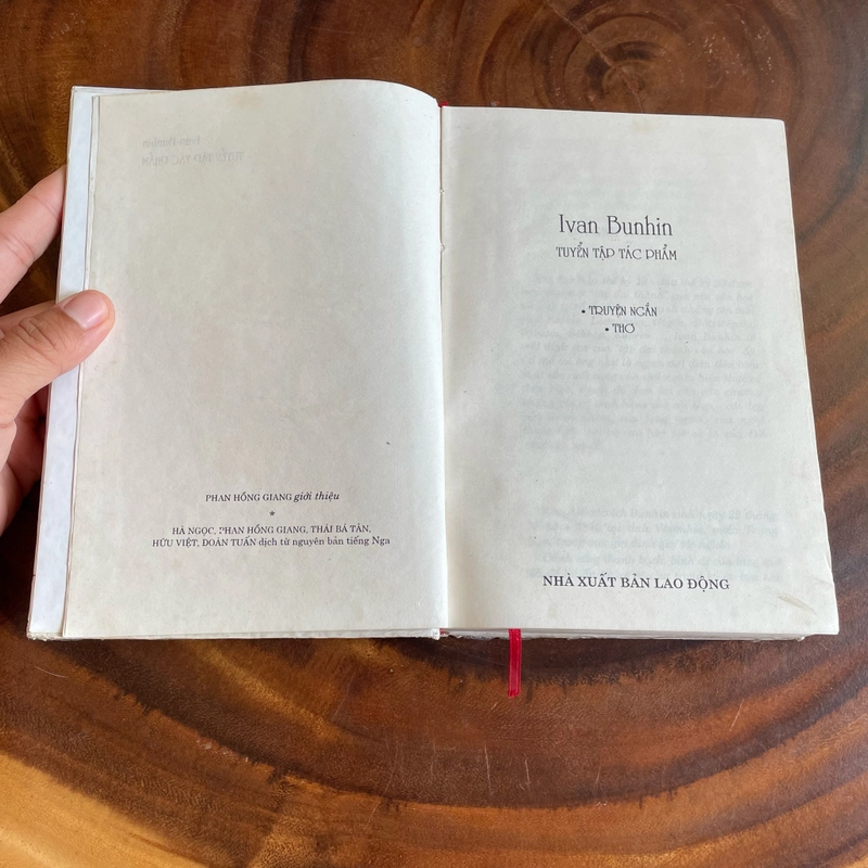 II Tựa sách: Tuyển Tập Tác Phẩm (Truyện ngắn & Thơ) - IVAN BUNHIN - 2002 452785