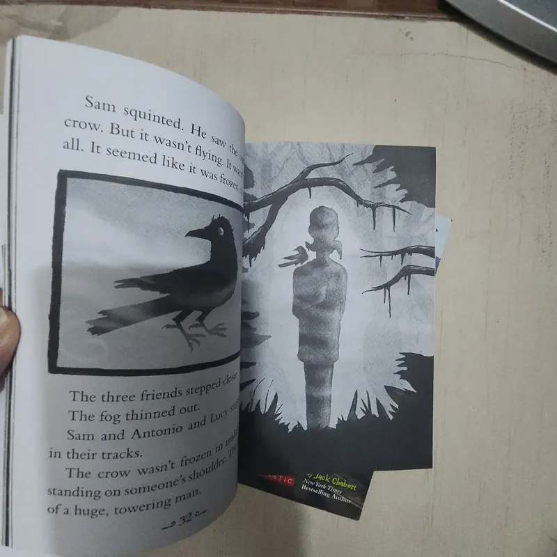 Sách combo 2 quyển Eerie Elementary mới 90% 533989