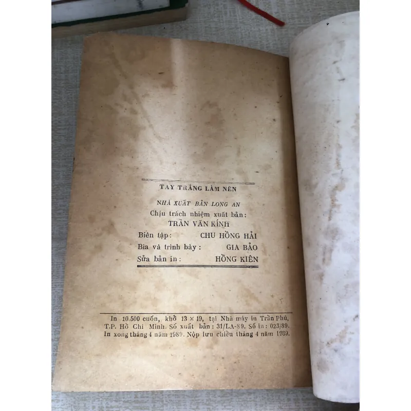 Tay trắng làm nên-Nguyễn Hiến Lê dịch 961646