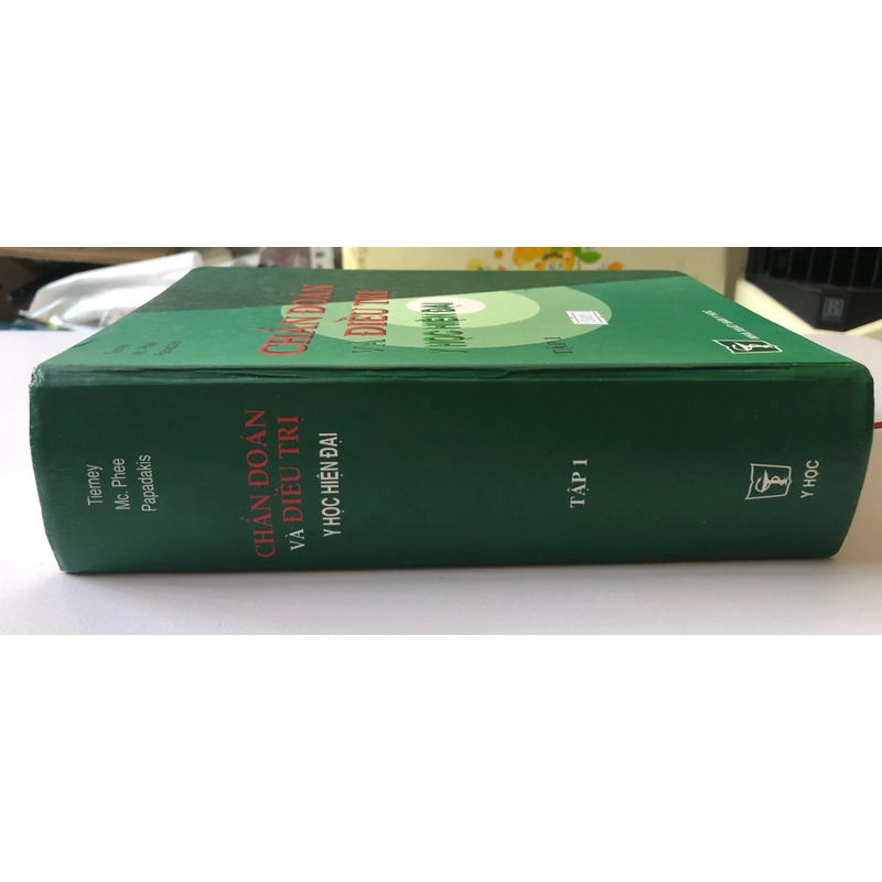 CHẨN ĐOÁN VÀ ĐIỀU TRỊ Y HỌC HIỆN ĐẠI ( sách dịch)  1236 trang, nxb: 2001 314374