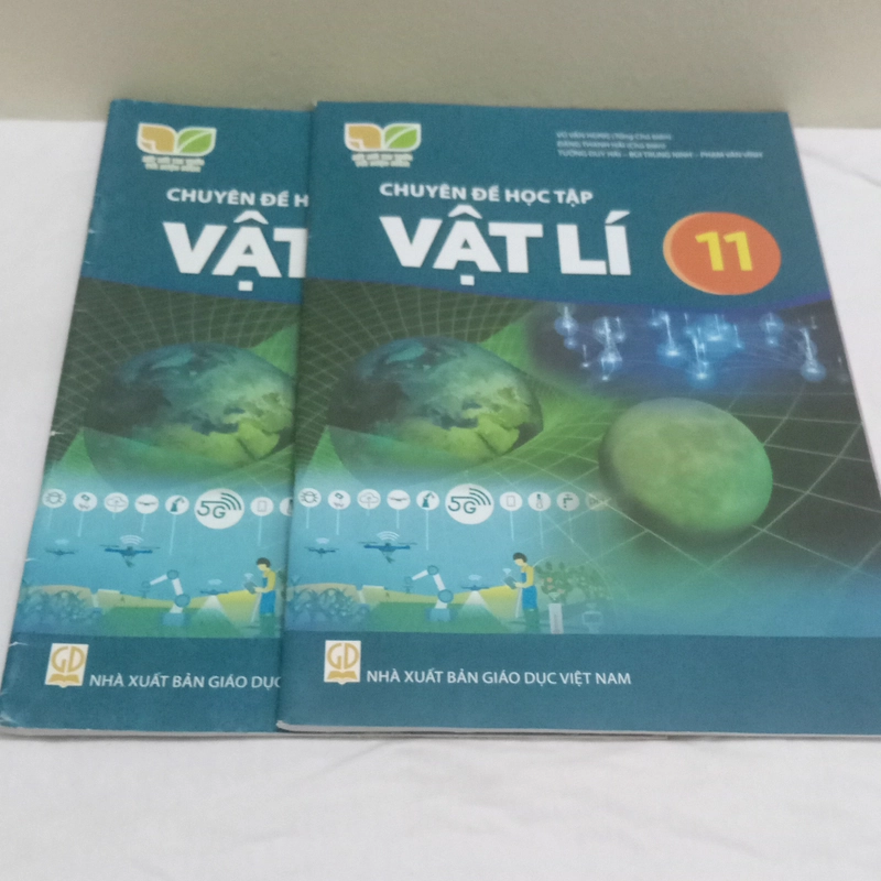 SGK Chuyên Đề Học Tập Vật Lí Lớp 11-Kết Nối Tri Thức Với Cuộc Sống  551376