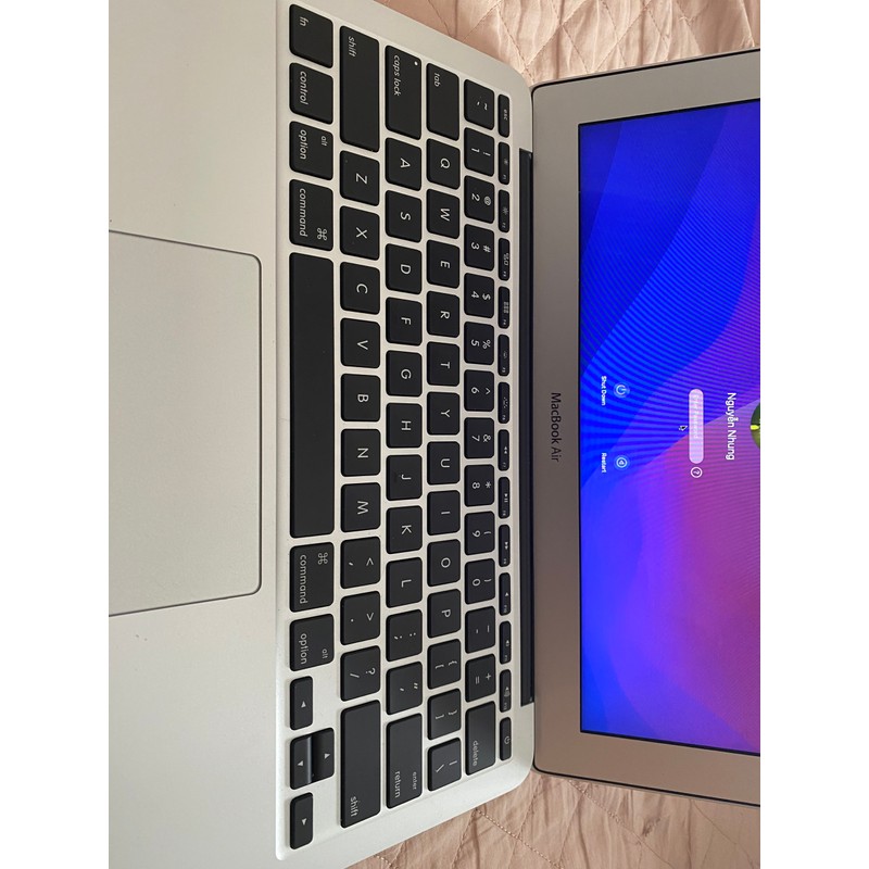 Thanh lý MacBook xách Mỹ 190831