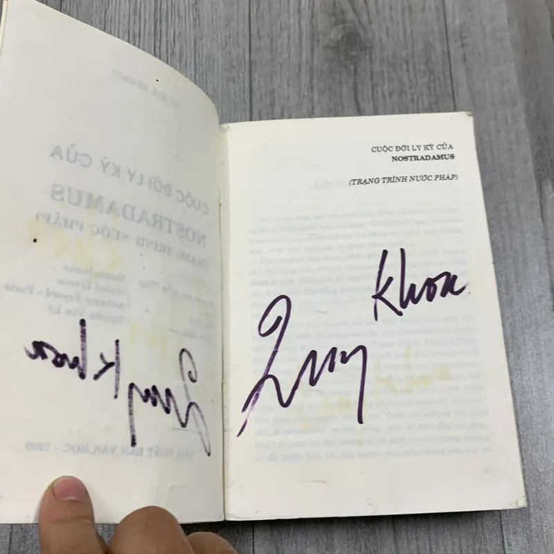 Cuộc đời ly kỳ của nostradamus. 2b1 717840