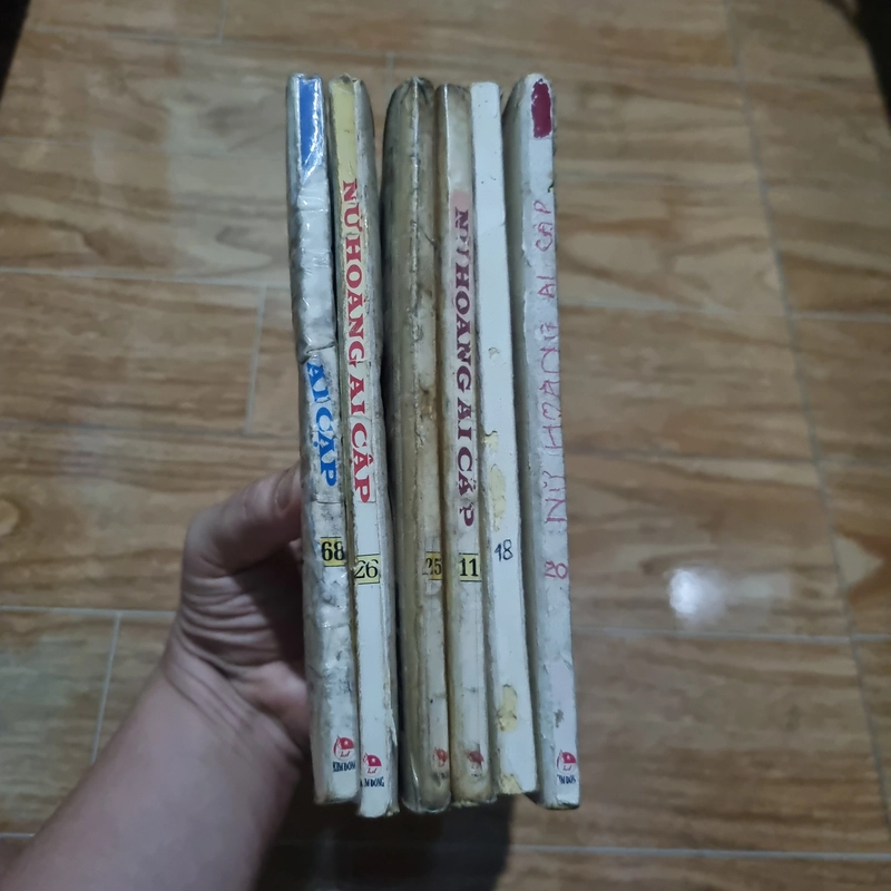 NỮ HOÀNG AI CẬP 11q (tặng 2q) 296532