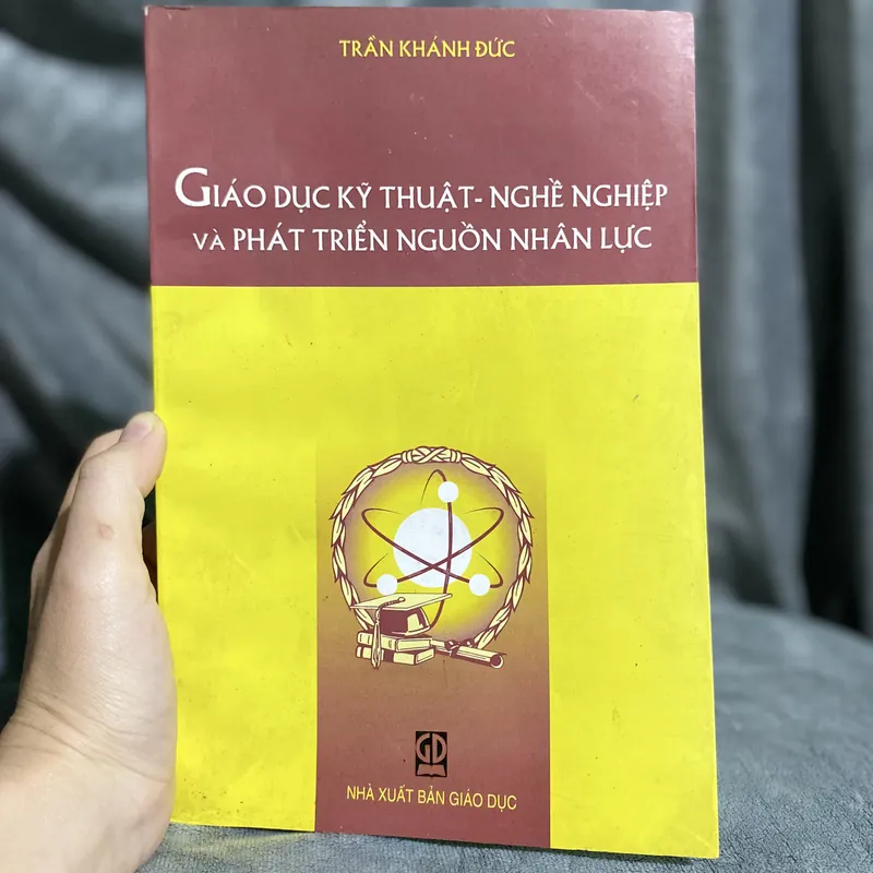 Giáo dục kỹ thuật-nghề nghiệp và phát triển nguồn nhân lực 716626