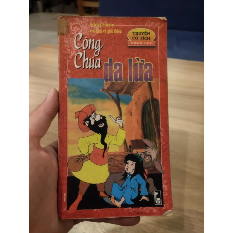sách truyện cổ tích cũ có tên là "Công Chúa Da Lừa" thuộc bộ truyện cổ tích chọn lọc. 1025328