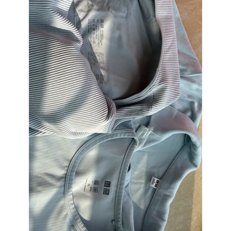 Combo 3 áo thun màu xanh baby của Uniqlo 1025636