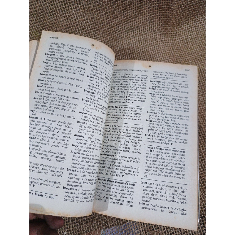 English Thesaurus mới 80% ố (Từ điển) HLSC2404 1028326