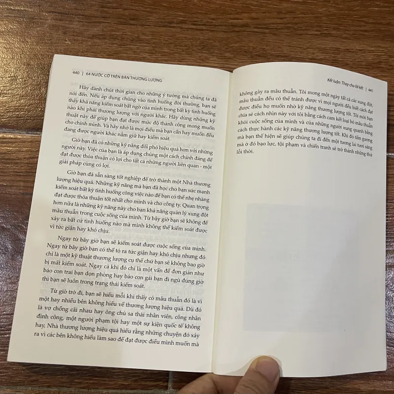 64 nước trên bàn cờ thương lượng - Roger Dawson (7) 1018774