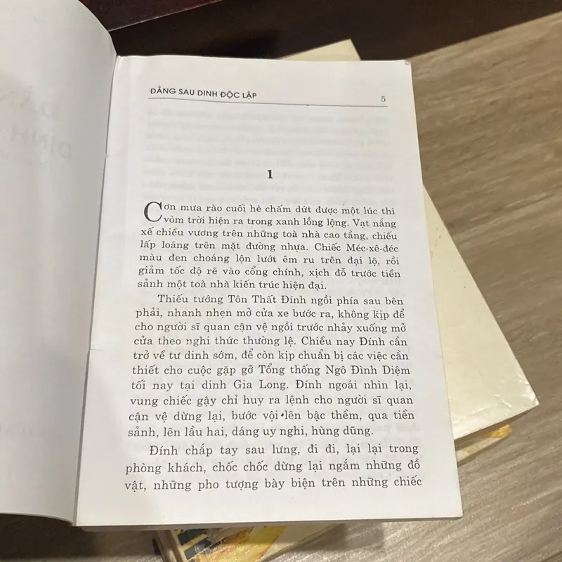 ĐẰNG SAU DINH ĐỘC LẬP, NGUYỄN DUY XI (XB 2005) 606481