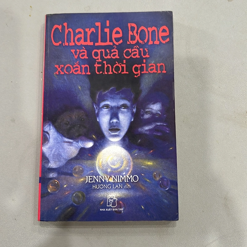 Charlie Bone và quả cầu thời gian ( tập 2) 523497