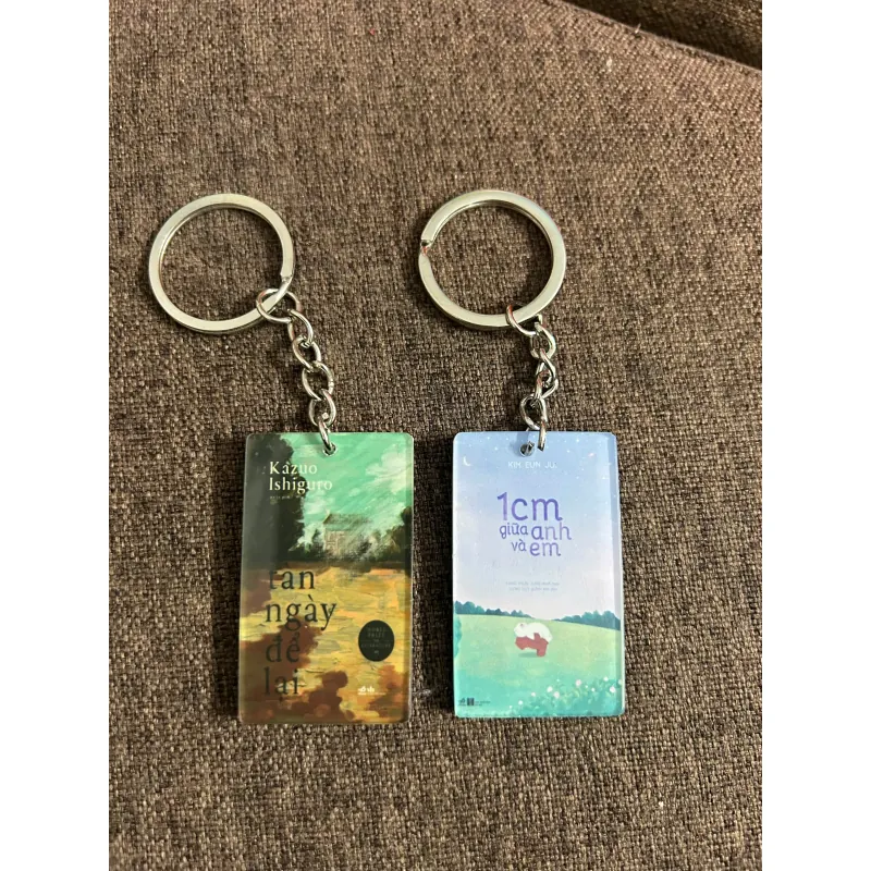 Móc khóa sách: Tàn ngày để lại + 1cm giữa anh và em 732305