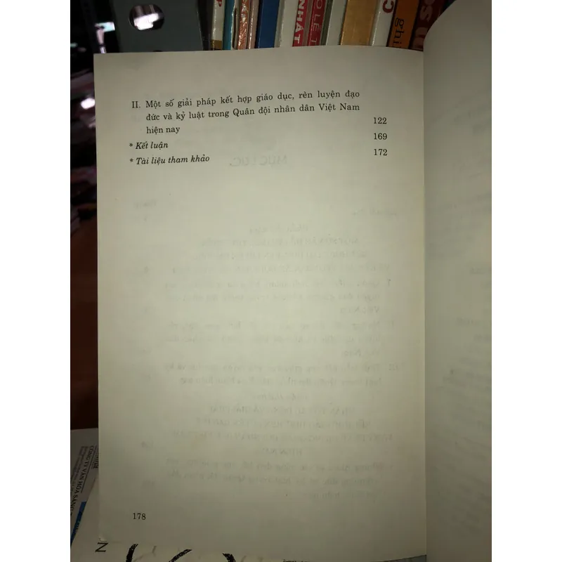 Kết hợp giáo dục, rèn luyện đạo đức và kỷ luật trong quân đội nhân dân Việt Nam 703351