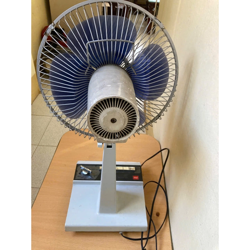 Quạt bàn Toshiba thân gang sắt ,điện 100v 446925