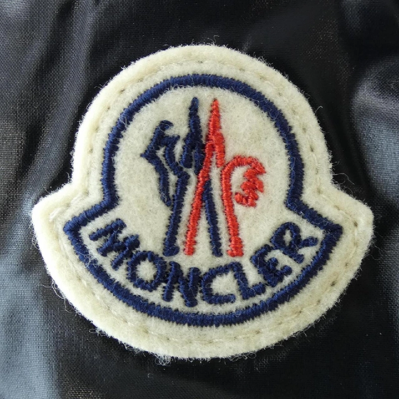 Áo khoác lông vũ MONCLER 639044
