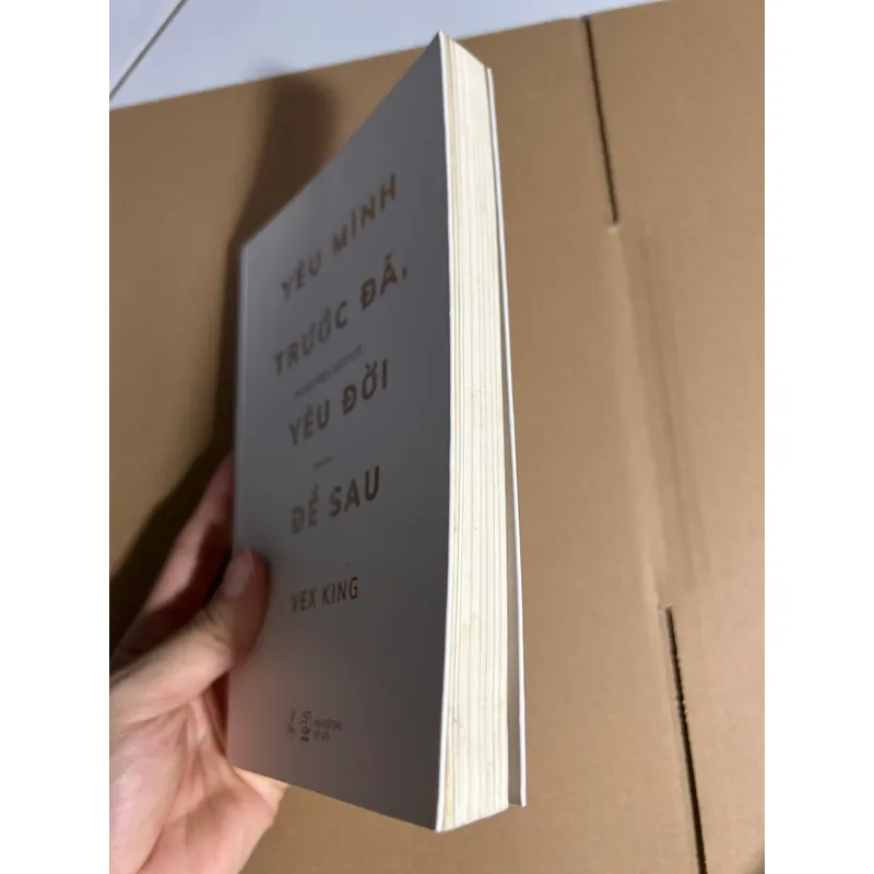 Yêu mình trước đã, yêu đời để sau 706528