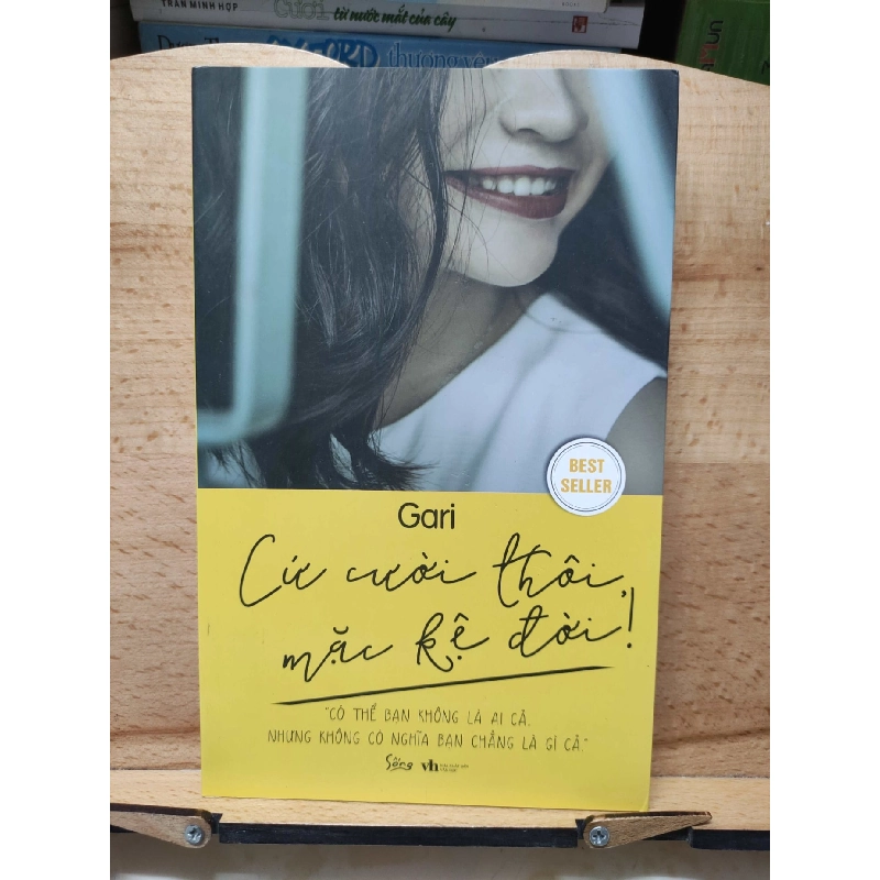 Cứ cười thôi mặc kệ đờiHCM01/03 Rebooks.vn 942098