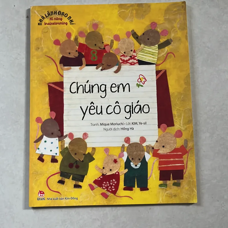 Chúng em yêu cô giáo 596685