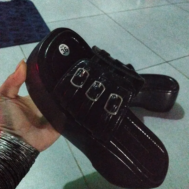 Tiếng Anh nên mình k biết đọc ghi gọn là Việt Nam  706425