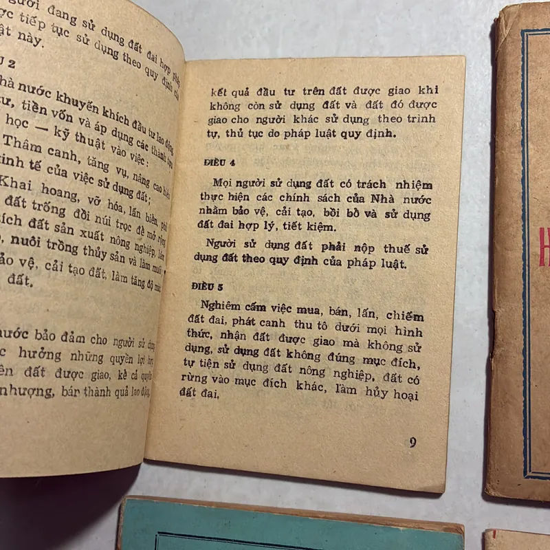 Một số sách luật bỏ túi xưa 728543