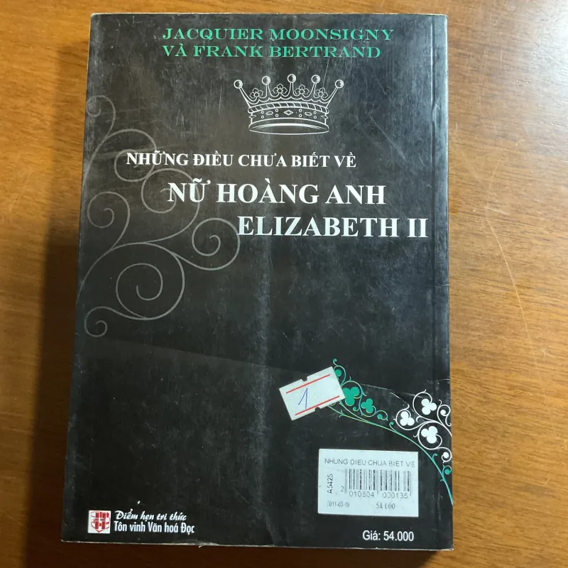 [UK]Những điều chưa biết về NỮ HOÀNG ANH ELIZABETH II - J. MONSIGNY và F. BERTRAND 779251