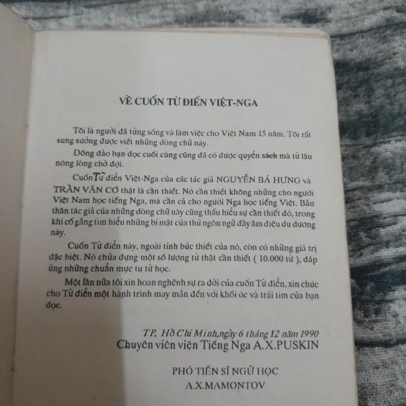 Từ điển bỏ túi VIỆT NGA. Tg Giáo sư Ng. Bá Hưng và Giáo sư Trần V. Cơ. Nxb HCM 1990 779232