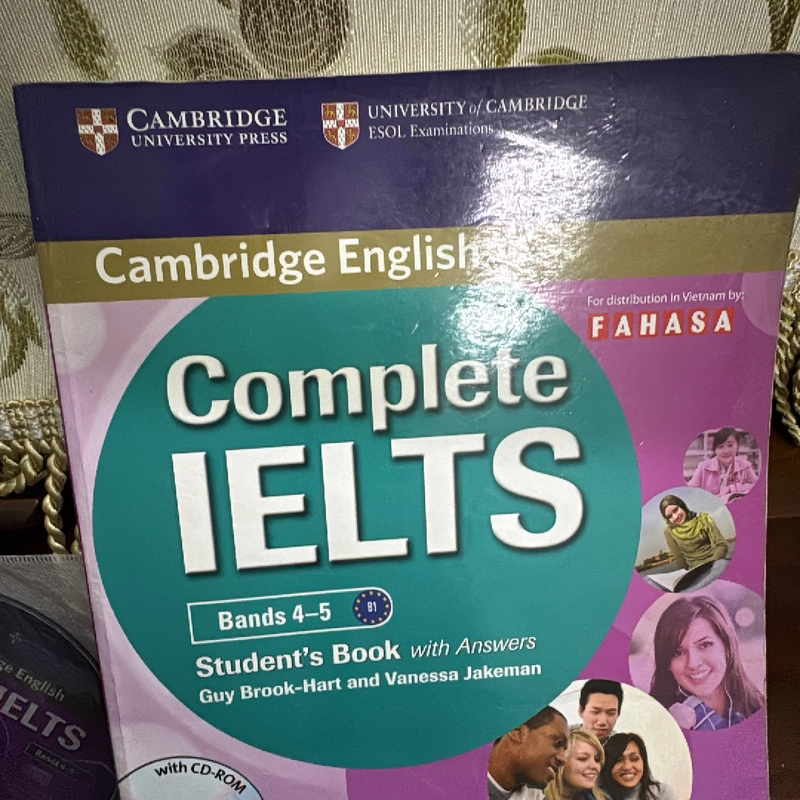 Complete IELTS band 4-5  456153
