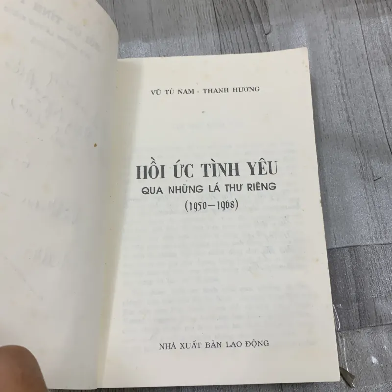 Hồi ức và tình yêu qua những lá thư riêng. Có chữ ký tặng. 1a2 1040547
