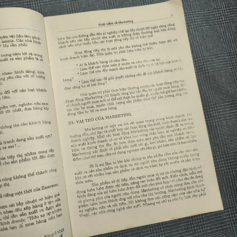 Basic Marketing (Marketing cơ bản) - GS Vũ Thế Phú - Năm 1995 606384