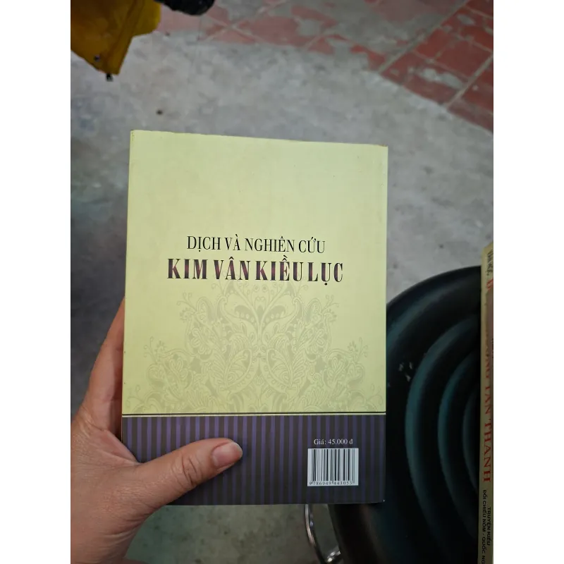 Dịch và nghiên cứu kim vân kiều lục 995162