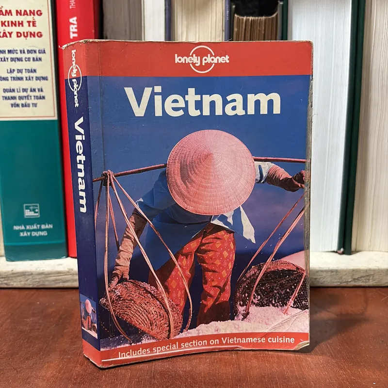 II English Books: Vietnam _ Includes Special Section On Vietnamese Cuisine 726957